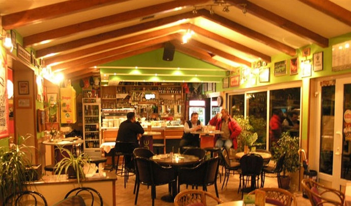 Bistro – noćni bar “Mladost”