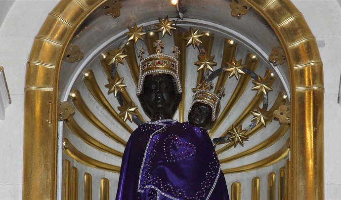 Rzeźba Matki Boskiej Bistrickiej